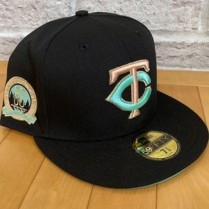New Era 59Fifty Minnesota Twins Fitted Hat Size 7 5/8 Mint UV 60th Side Patch